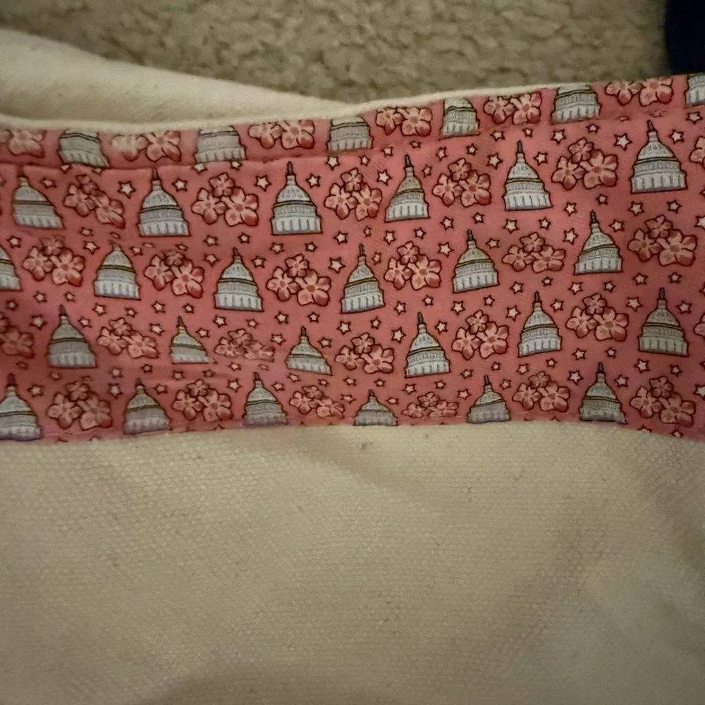 Vineyard Vines Navy and Cream Tote with Pink Accent - Picture 2 of 3